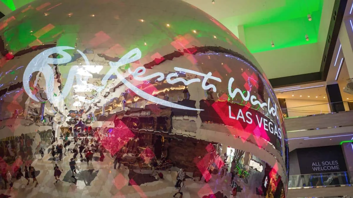 There are dedicated Zoox pickup and drop-off hub at Resorts World Las Vegas south entrance