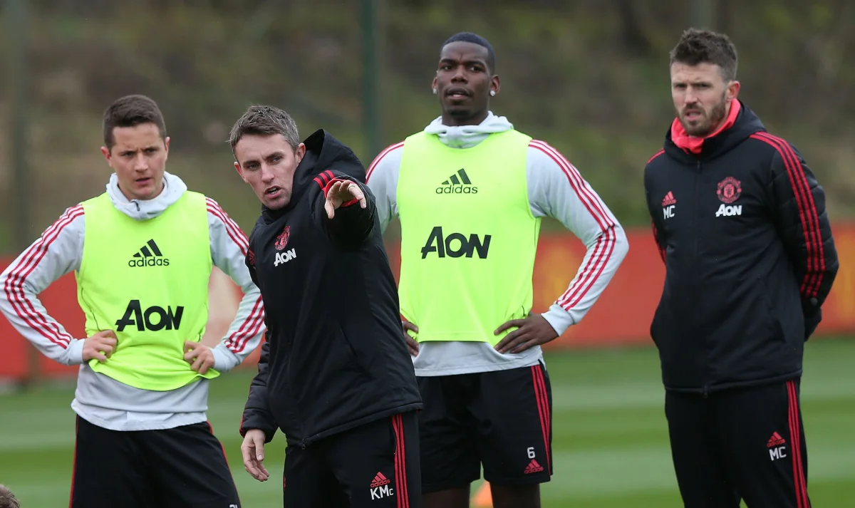 MANCHESTER, ENGLAND - MARCH 08: (EXCLUSIVE COVERAGE) Ander Herrera, Paul Pogba, Coach Kieran McKenna and Coach Michael Carrick of Manchester United in action during a training session at Aon Training Complex on March 08, 2019 in Manchester, England. (Photo by John Peters/Manchester United via Getty Images)